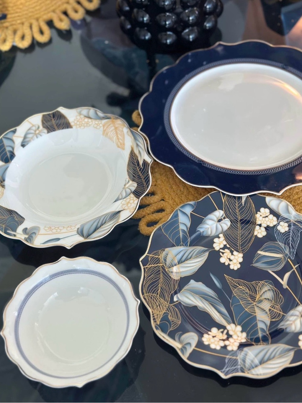 Dinner set - Picture 3 of 4
